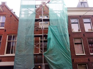 Prachtige monumentale gevel in Amsterdam in oude glorie hersteld.